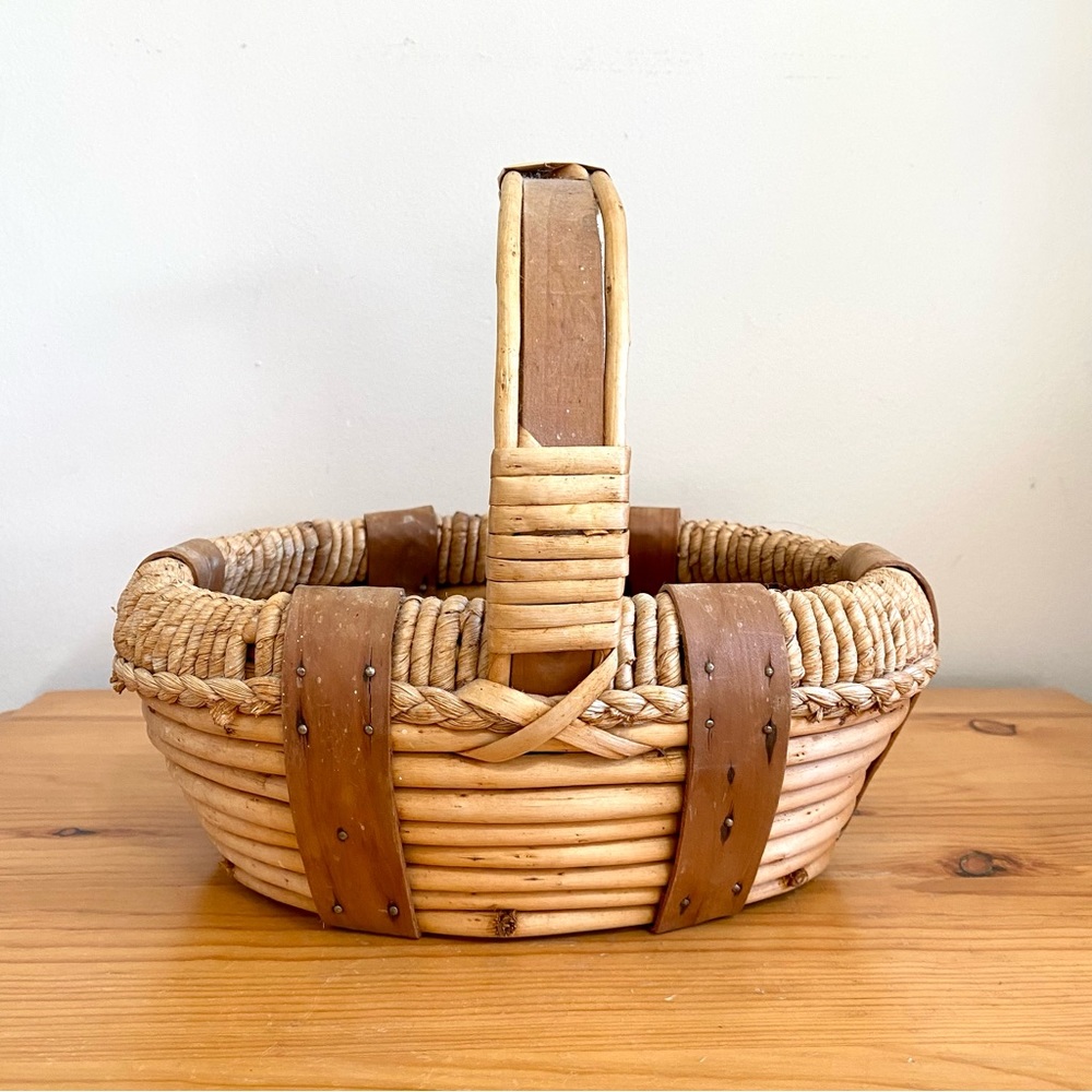 Vintage Wood Basket Oval Handmade Natural materials Rustic Cottage
